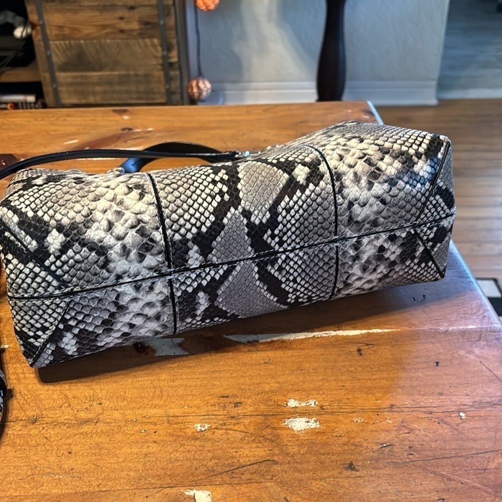 Tory Burch Block T Satchel Snakeskin 🐍 - Picture 6 of 16